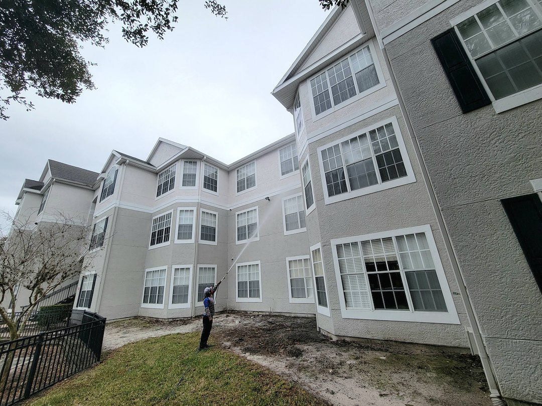 Professional Building Washing Services in Oviedo, FL